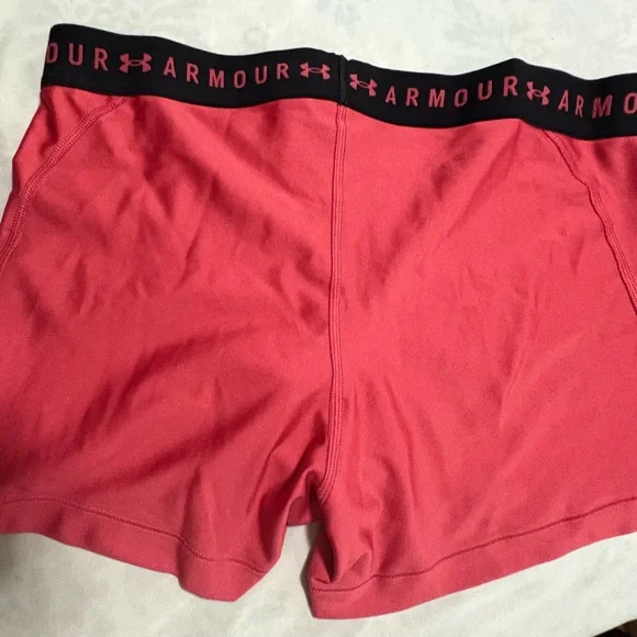 Under Armour Red Athletic Shorts Performance Fit - Picture 7 of 7